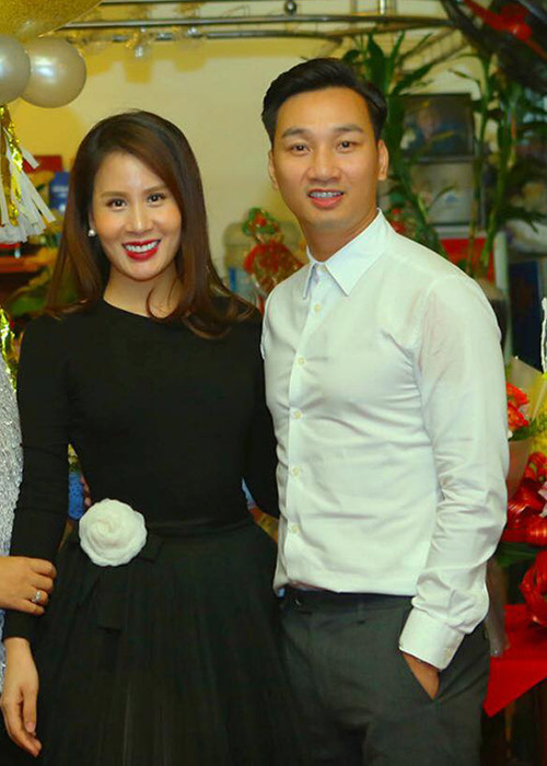 Thành Trung vui vẻ mừng sinh nhật lần thứ 26 của bà xã dù anh vừa bị ca sĩ Thái Thùy Linh “tố” đi trễ khiến 6000 người chờ đợi. Ảnh: FBNV