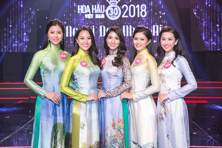 Cuối cùng, lễ bàn giao dự án xây dựng mầm non cho địa phương tiếp tục nhận chi phí để hoàn thành ngôi trường cũng đã diễn ra thành công.