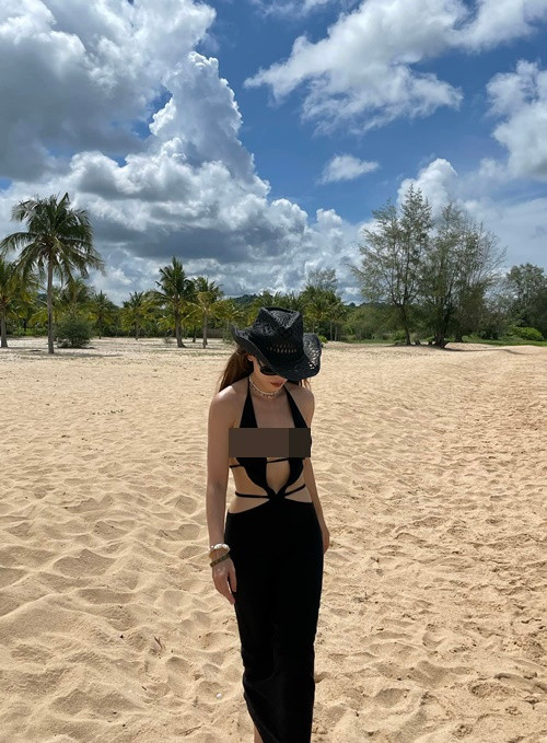 Yến Trang được người hâm mộ ca ngợi là nữ hoàng gợi cảm trong showbiz Việt. Ảnh: FBNV.