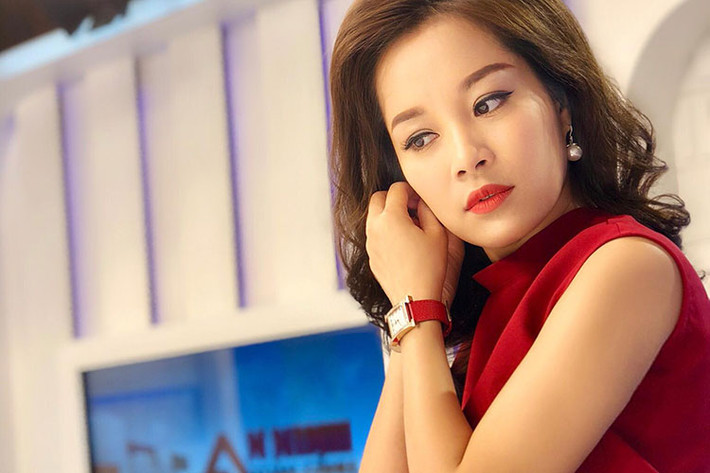 Minh Hương tâm sự: “Tôi chỉ buồn khi những người tôi yêu quý gặp chuyện không vui. Chứ tôi đủ bản lĩnh để buông bỏ bước qua những cảm xúc tầm thường”.