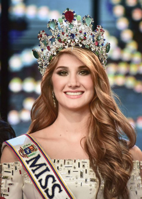 Mariam Habach cũng là gương mặt sáng giá tại cuộc thi Hoa hậu Hoàn vũ Thế giới 2016. Đại diện Venezuela mang vẻ đẹp lai Italy và Syria. Hiện tại, Mariam đang là sinh viên nha khoa. (Ảnh: Missosology)