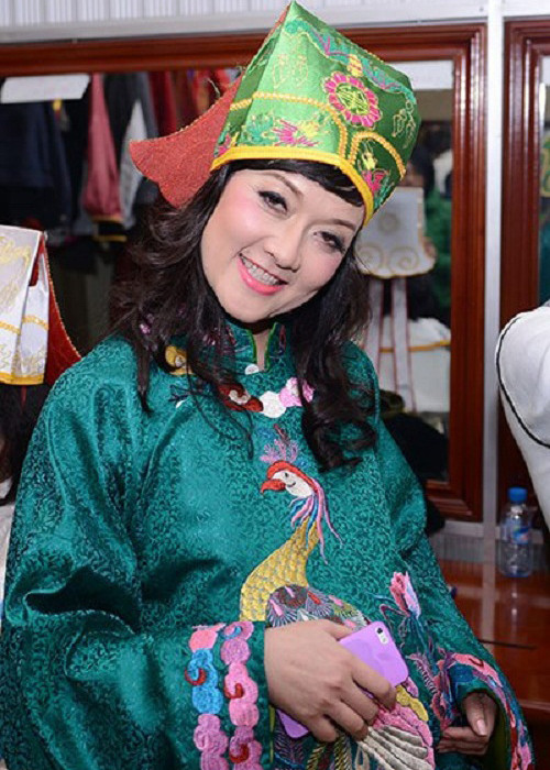 Giống như nghệ sĩ Minh Hằng, danh hài Vân Dung đã gắn bó với chương trình “Táo quân” trong nhiều năm qua. Cô từng hóa thân thành nhiều Táo khác nhau: Táo Y tế, Táo Giáo dục, Táo Tiêu dùng….(Ảnh: NVCC)