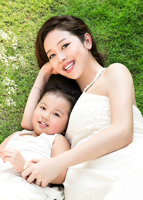 Dự kiến, Hoa hậu châu Á tại Mỹ năm 2006 sẽ hạ sinh cậu quý tử tại Mỹ vào tháng 1/2017.