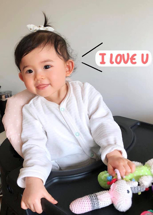 Mai Hồ làm lễ đính hôn vào năm 2018. Tháng 9 cùng năm, cô hạ sinh con gái. Được biết, vợ chồng Mai Hồ đặt tên con là Mai Vi.