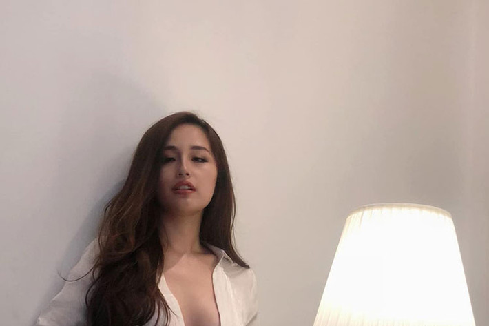 Mai Phương Thúy đăng hình ảnh gợi cảm đốt mắt người đối diện.
