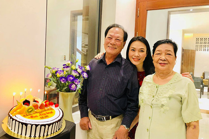Hot Face sao Việt 24h: Mỹ Tâm gửi lời chúc mừng sinh nhật ba: “Mừng sinh nhật ba! Chỉ mong ba mẹ luôn vui và nhiều sức khỏe”.