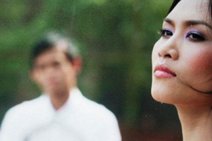 Hà Hương ghi dấu ấn với khán giả qua vai diễn Nguyệt trong " Phía trước là bầu trời". Khi đang ở đỉnh cao của sự nghiệp múa, cô lên xe hoa vào năm 2008. Ảnh: Aninhthudo