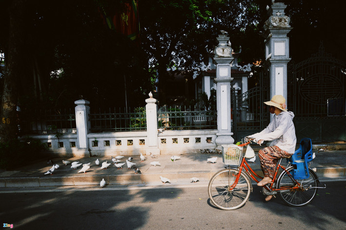 Mỗi người dân phải là một chiến sĩ, mỗi gia đình là một pháo đài để cùng chung tay chống dịch".