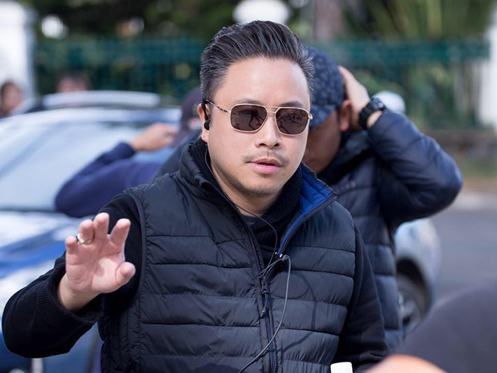 Victor Vũ cũng tài năng không kém cạnh đạo diễn Nguyễn Quang Dũng. Các phim của anh đa phần có doanh thu cao hàng đầu phòng vé Việt. Theo Zing, “Cô dâu đại chiến” của Victor Vũ có doanh thu 37,6 tỷ, "Scandal: Bí mật thảm đỏ” 25 tỷ, "Cô dâu đại chiến 2" 40 tỷ, "Quả tim máu" 86 tỷ, "Scandal: Hào quang trở lại" 50 tỷ, "Tôi thấy hoa vàng trên cỏ xanh" 81 tỷ đồng, “Mắt biếc” 180 tỷ.