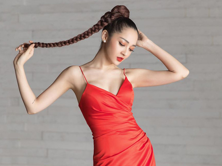 Nữ ca sĩ bước ra từ cuộc thi Giọng hát Việt hiện vẫn đắt show ca hát.