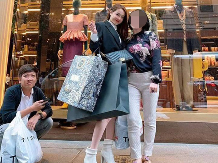 Nhã Phương tươi rói trong chuyến du lịch.