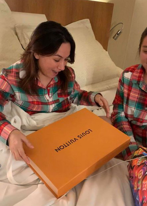 Wendy còn chuẩn bị quà tặng mẹ khi đoàn tụ.