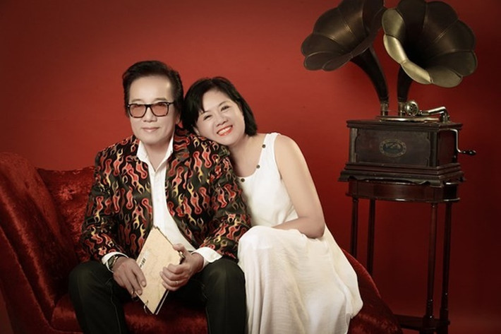 Vợ chồng nam ca sĩ không bao giờ giận nhau quá 5 phút. Ảnh: Tiền Phong.