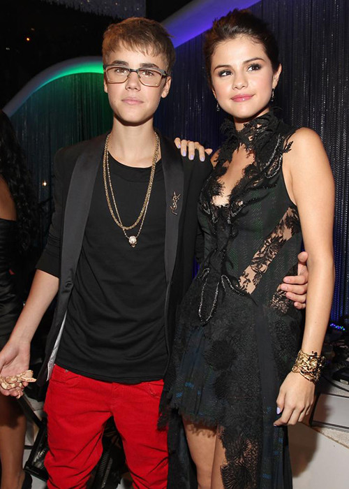 Tháng 1/2013, Justin bất ngờ đăng ảnh bên Selena, dấy nghi vấn nữ ca sĩ bay đến Na Uy thăm bạn trai cũ. Tuy nhiên, bức ảnh nhanh chóng được Justin xóa đi. Ảnh: Getty Images