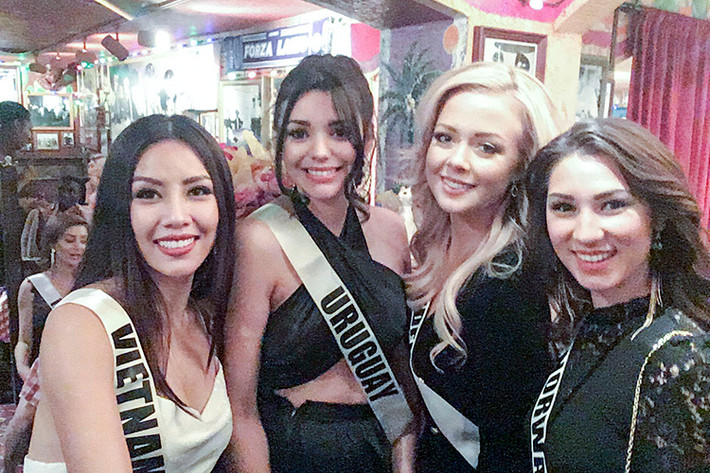 Cuộc thi Hoa hậu Hoàn vũ Thế giới 2017 diễn ra từ ngày 10 - 26/11 tại Las Vegas, Mỹ. Hơn 90 cô gái xinh đẹp đến từ khắp nơi trên thế giới sẽ tranh tài để tìm ra người chiến thắng.