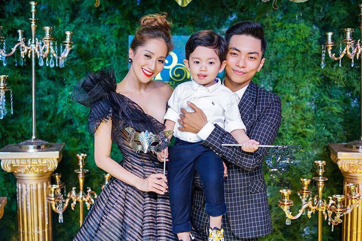 Khánh Thi tâm sự: “Không có định nghĩa rõ ràng về hạnh phúc. Đơn giản là nếu biết đắng cay thì hiểu hạnh phúc nó rõ ràng hơn”.