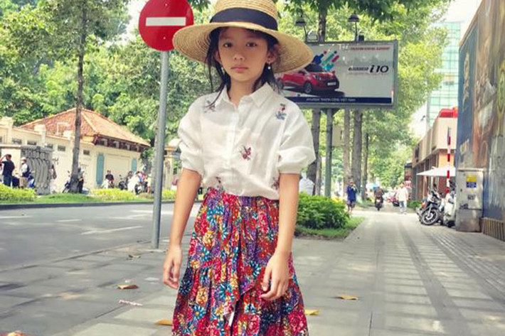Ngọc Diễm chia sẻ: “Ai lấy sổ gạo tháng này của em, trả lại cho em đi”.