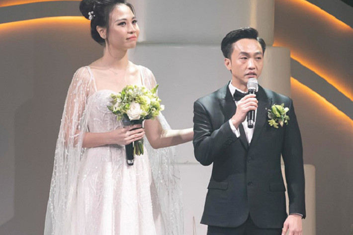 Đám cưới Cường Đô la - Đàm Thu Trang đã diễn ra vào tối ngày 28/7. Ở phần phát biểu, cô dâu chú rể đã có những chia sẻ đầy xúc động đến gia đình hai bên.