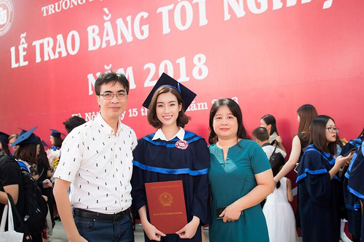 Trong mắt bố mẹ, Mỹ Linh là người con ngoan ngoãn, chăm chỉ học tập. Ảnh: FBNV