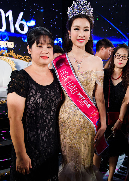 Hoa hậu Đỗ Mỹ Linh cùng mẹ của cô đã đăng ký hiến tạng theo dự án "Cho đi là mãi mãi". Ảnh: Zing