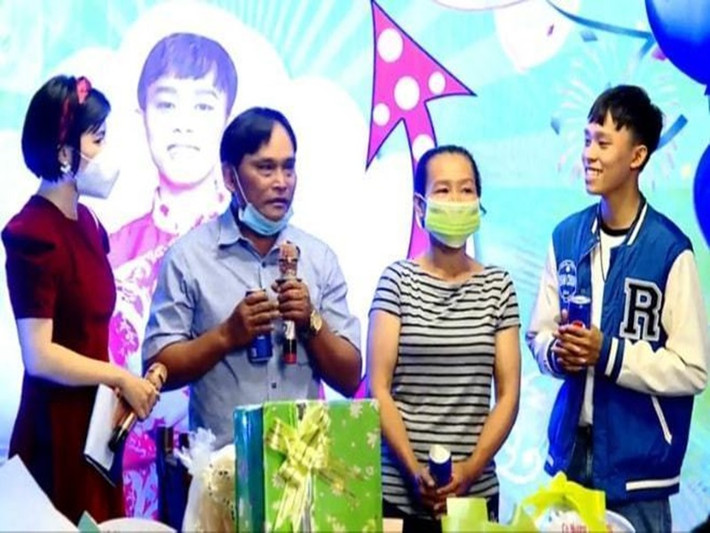 Theo Người lao động, khi hay tin đồn, bố mẹ của Hồ Văn Cường rất bức xúc, “không thể tin được người ta có thể nghĩ ra trò này”. Ảnh: Yan