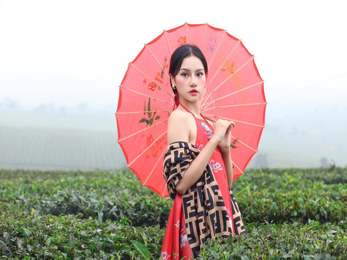 Tháng 11/2022, chân dài gốc Hải Phòng chính thức trở thành đại diện Việt Nam ở Hoa hậu Du lịch Thế giới 2022. Ảnh: FBNV