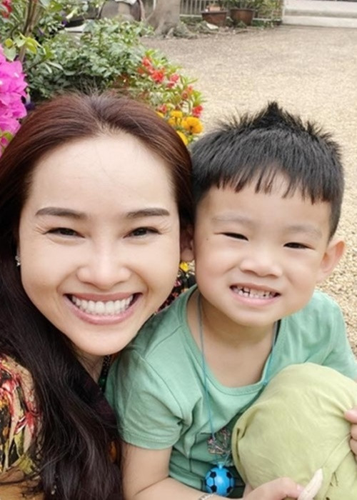 Năm 2017, Phi Nga sinh con trai đầu lòng. Ảnh: Yan