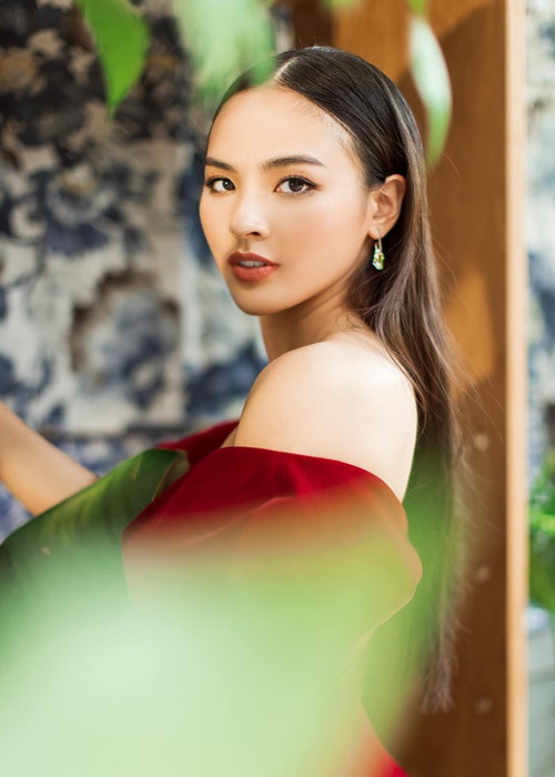 Năm 2019, bản sao của Ngọc Hân được cử là đại diện Việt Nam tại Miss Charm mùa đầu tiên. Khi cuộc thi này chính thức diễn ra vào năm 2023, đại diện Việt Nam là Thanh Thanh Huyền. BTV Quỳnh Nga rút khỏi cuộc thi vào tháng 11/2022 do bận kế hoạch, dự định riêng.