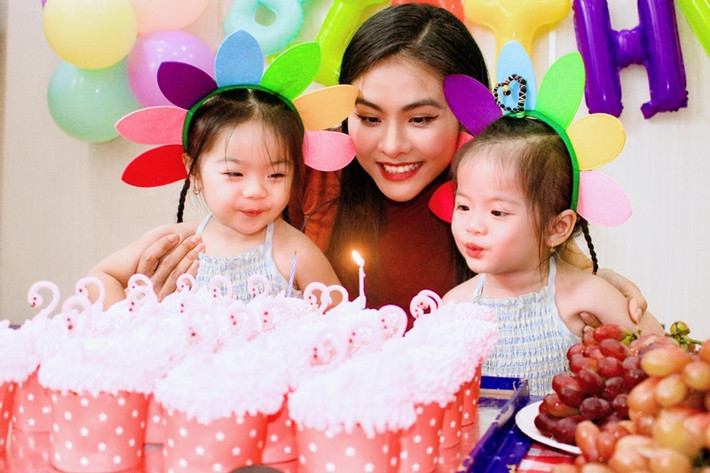 Diễn viên Vân Trang sinh đôi vào tháng 11/2021. Hai nhóc tì sinh đôi tên Lê Quỳnh và Lê Quí.