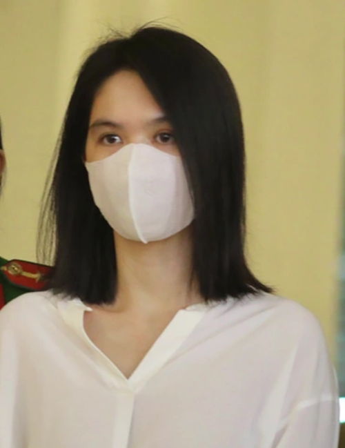 Ngọc Trinh bị tuyên phạt 1 năm tù về tội Gây rối trật tự công cộng nhưng được hưởng án treo. Trước đó, cô bị tạm giam 3 tháng. Ảnh: Dân Trí.