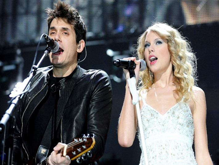 Từ năm 2009 đến 2010, cô yêu ca sĩ kiêm nhạc sĩ tài năng của Mỹ John Mayer. Ảnh: Vietnamnet.