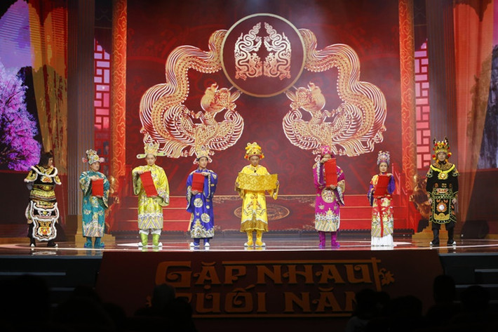 Ngọc Hoàng diện bộ trang phục của thiên đình quen thuộc bên các Táo. Ảnh: VFC.