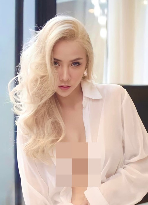 Soraya Upaiprom là người mẫu xe hơi kiêm nội y. Hot girl này khá nổi tiếng với 1 triệu fan trên Instagram.