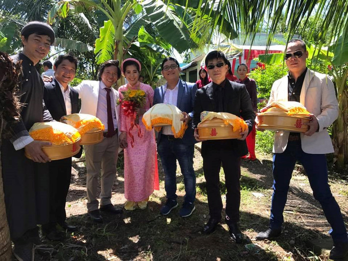 Dàn "phù rể" bê tráp đặc biệt của đạo diễn Nguyễn Tranh. Họ đều là những tên tuổi gạo cội trong giới làm phim.