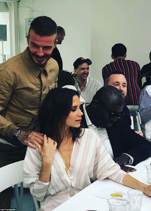 Vợ chồng Victoria và David Beckham vừa xuất hiện bên nhau giữa tin đồn ly hôn khi đến xem show diễn thời trang ở London.
