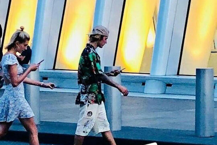 Một nguồn tin nói với Us Weekly rằng Hailey luôn quan tâm Justin và không ngạc nhiên khi cả hai tái hợp. Ảnh: Twitter
