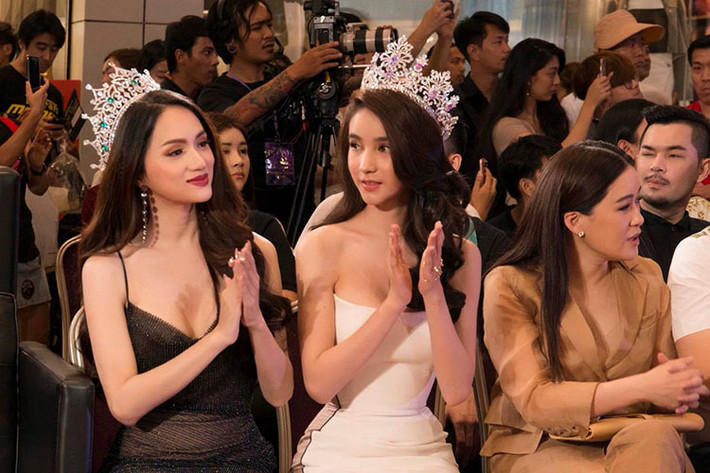 Hương Giang hội ngộ Hoa hậu chuyển giới Thái Lan Yoshi Rinrada Thurapan.