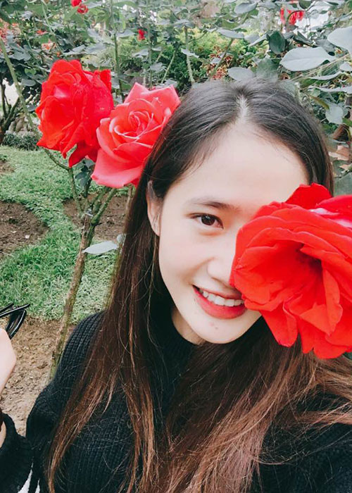 Thu Chiêu cao 1m72, có số đo 3 vòng 82-59-94 cùng gương mặt xinh đẹp.