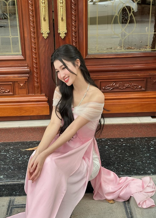Cô tâm sự: "Dù đã vắng bóng trong các hoạt động nghệ thuật một thời gian để tập trung học tập, nhưng tình cảm trân quý của mọi người dành cho Nhi vẫn luôn đong đầy". Ảnh: FB Phương Nhi.