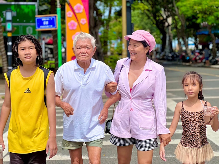 Rảnh rỗi, Kiều Trinh đưa cả gia đình đi du lịch.