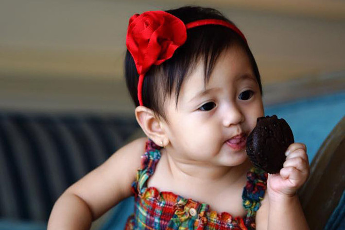 Con gái Hà Kiều Anh chính là món quà lớn nhất của cả gia đình người đẹp này.