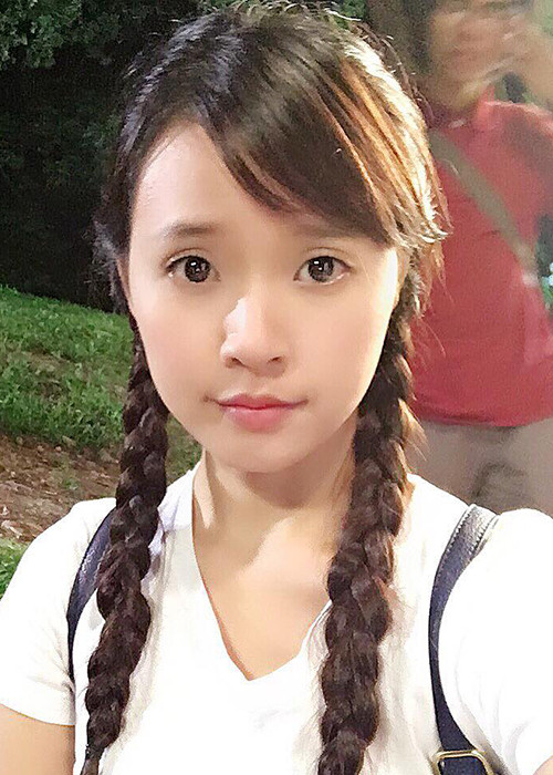 Ngoài “Bí ẩn song sinh”, Midu còn tham gia dự án điện ảnh “4 năm, 2 chàng, 1 tình yêu”, đóng cùng Harry Ly và Anh Tú.