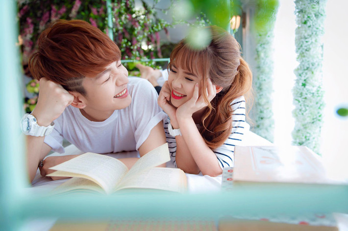 Cuộc sống riêng tư của Khởi My khá trầm lắng, không scandal. Cô chỉ vướng tin đồn hẹn hò Kelvin Khánh. Cho đến nay, Khởi My và Kelvin Khánh vẫn luôn gắn bó “như hình với bóng”.