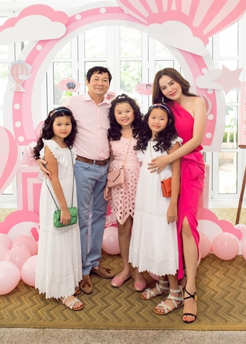 Phương Lê kết thúc cuộc hôn nhân kéo dài 13 năm trong hòa bình. Ảnh: FB Phương Lê.