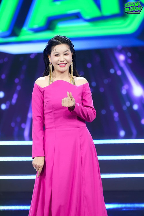 Diễn viên Cát Phượng chia sẻ, cô không còn khả năng giúp đỡ ai khi nhiều người nhắn tin xin tiền. Ảnh: FB Cát Phượng.