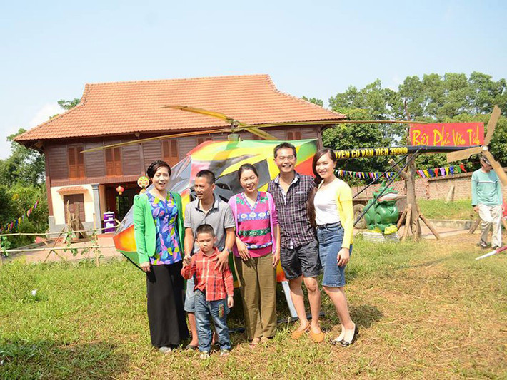 Đạo diễn Trần Bình Trọng chia sẻ trên Tổ quốc, năm 2014, Trung Hiếu từng dẫn Thu Hà đến đoàn làm phim "Đại gia chân đất" và cho biết cô muốn thử sức với phim ảnh. Ảnh: Đời sống pháp luật