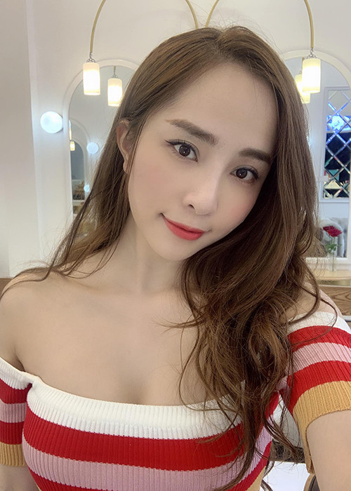 Bộ phim truyền hình đang gây sốt "Về nhà đi con" có sự tham gia diễn xuất của Quỳnh Nga (trong ảnh) và Bảo Thanh.