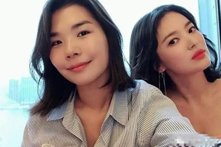 Ngoài Kim Ok Bin, dân mạng còn chú ý đến bạn thân của Song Hye Kyo - người từng bị đồn là tiểu tam chen vào cuộc hôn nhân của Song Hye Kyo và Song Joong Ki.
