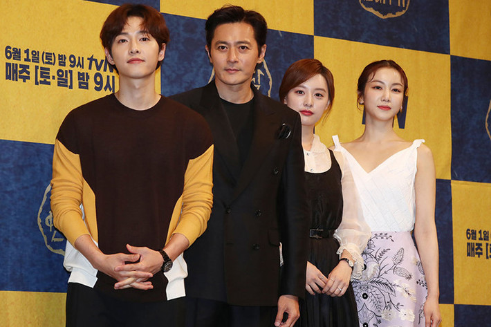 Cách đây không lâu, khi ra mắt bộ phim "Asadal chronicles", Song Joong Ki và Kim Ok Bin cùng xuất hiện.