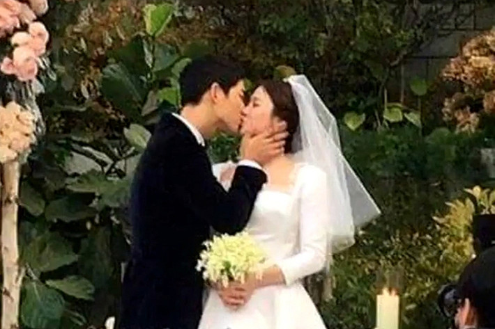 “Đại úy Yoo Shi Jin” tâm sự, anh đến với Song Hye Kyo không phải vì muốn hẹn hò đơn thuần mà muốn cưới Song Hye Kyo.